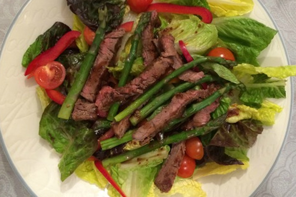 Balsamic Asparagus and Steak Salad